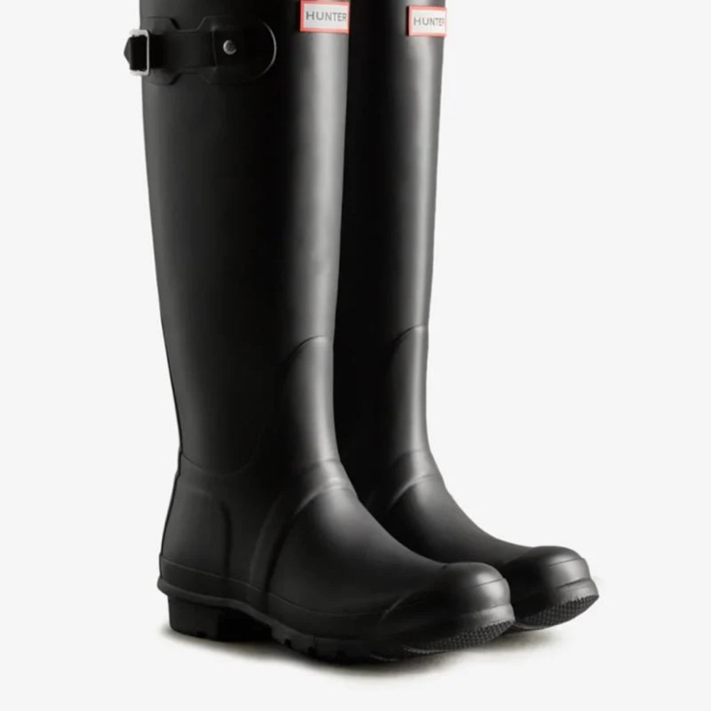 Hunter Women's Black Tall Boot with matching Knit Boot Sock